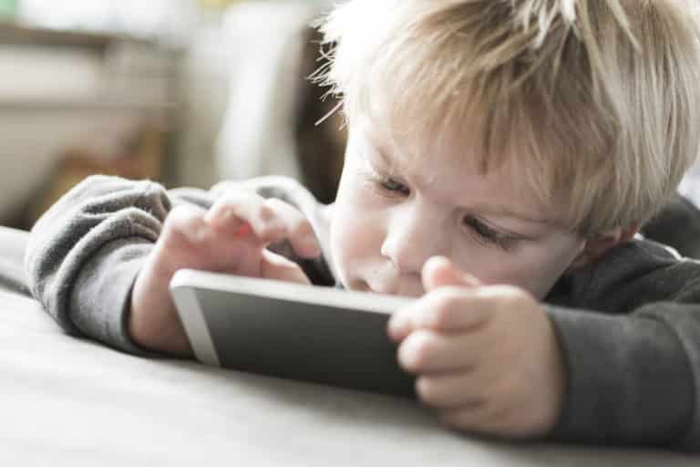 Comment faire décrocher votre enfant de l’écran ?