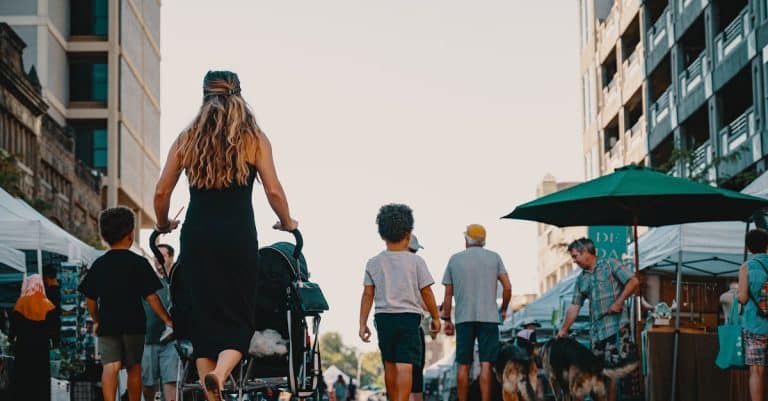 Comment bien voyager en famille pour des vacances réussies ?