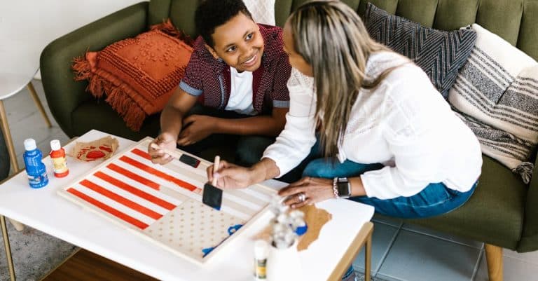 Comment pratiquer l&rsquo;éducation bienveillante avec les adolescents ?